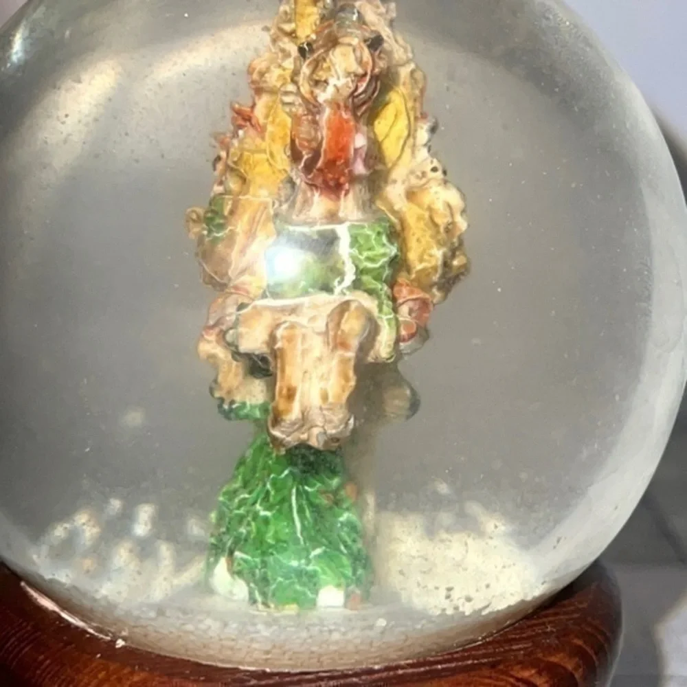 Vintage Handcrafted Silvestri “O Tannenbaum” Musical Snow Globe